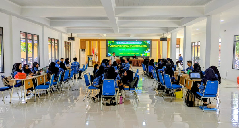 SMKN 2 Tuban Gelar Workshop Penguatan Pembelajaran Berbasis Projek dan Teaching Factory