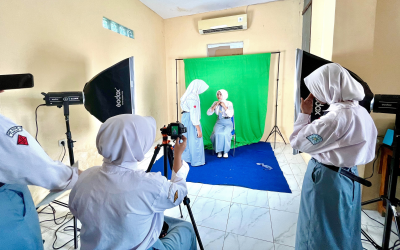 Dokumentasi Akademik dan Ijazah: SMK Negeri 2 Tuban Terapkan Kolaborasi Edukatif Siswa DKV