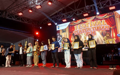Wow! Teater Hawa SMK Negeri 2 Tuban Kejutkan Semua Orang dengan Juara 2 di Lomba Teater Dinas Pendidikan Tuban 2024